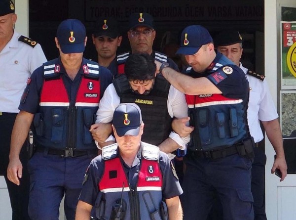 Nazmi Arıkan cinayetinde çarpıcı detaylar! Rakıyı üzerlerine döküp…